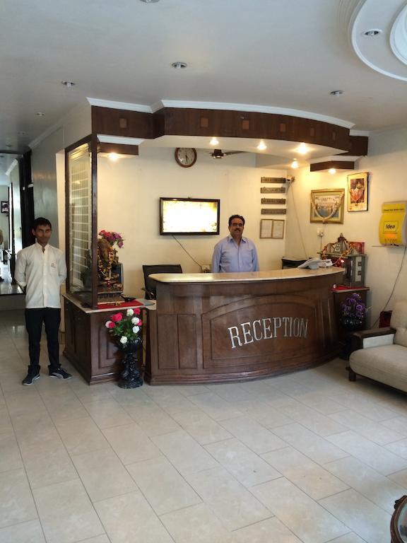 Adb Rooms Hotel Indo Continental Neu-Delhi Exterior foto