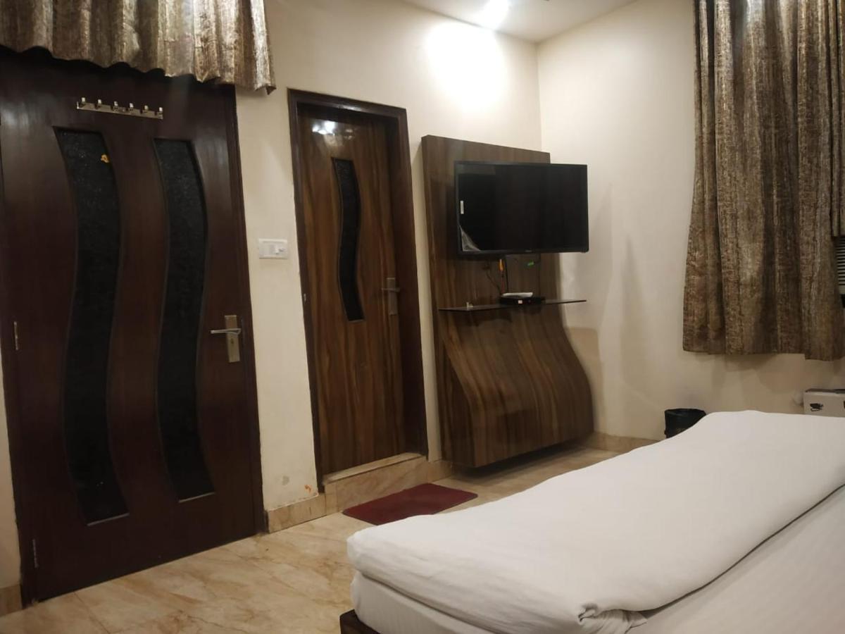 Adb Rooms Hotel Indo Continental Neu-Delhi Exterior foto