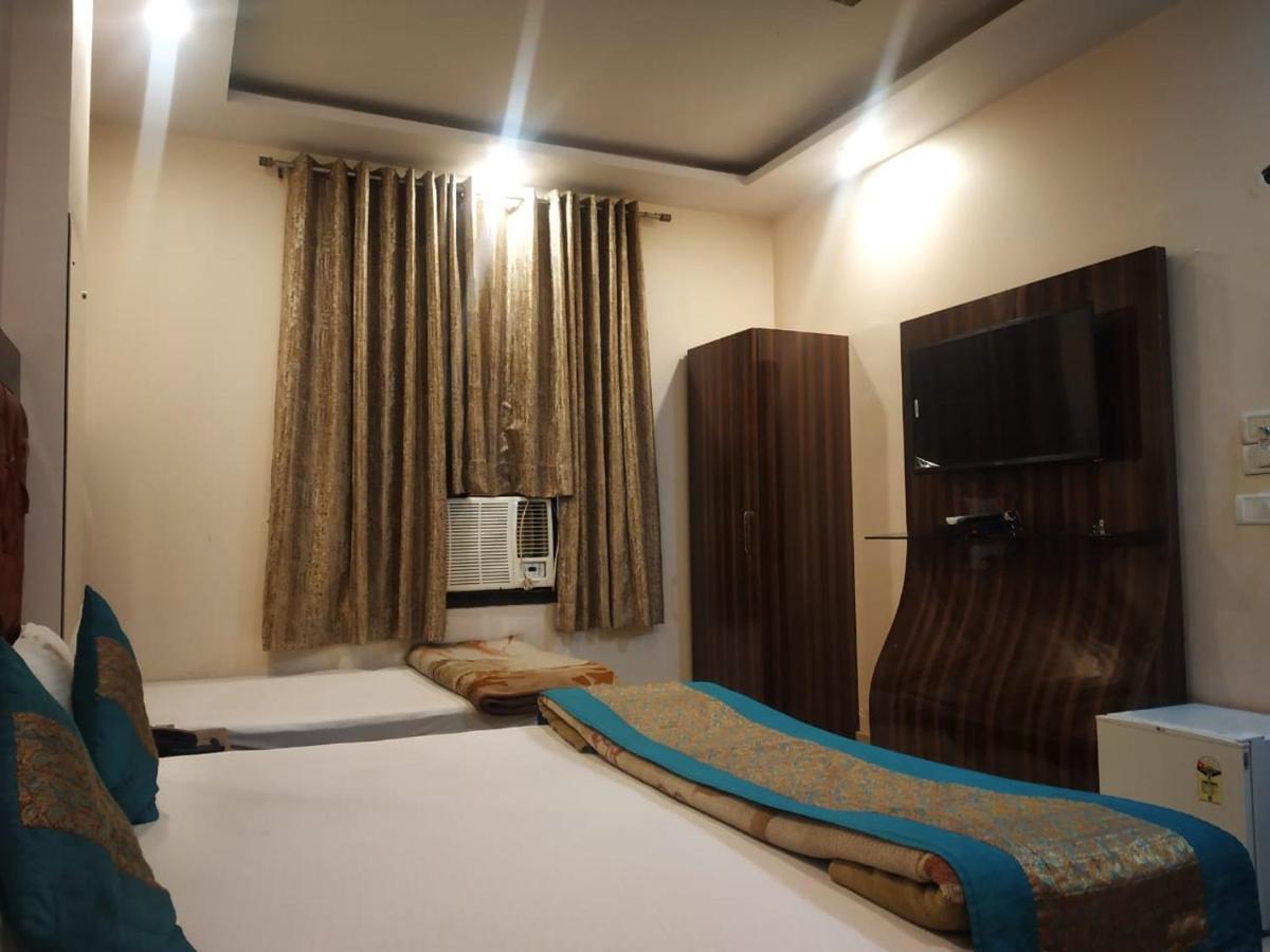 Adb Rooms Hotel Indo Continental Neu-Delhi Exterior foto