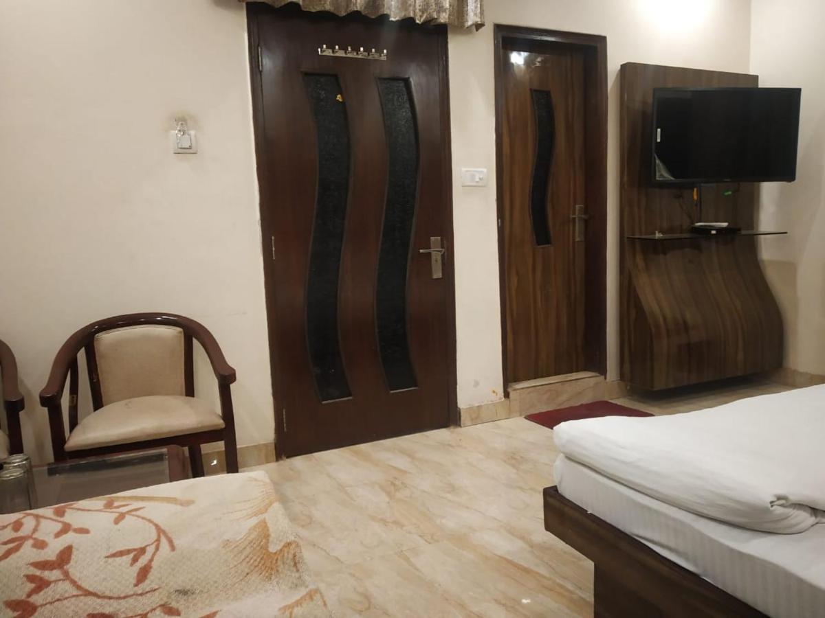 Adb Rooms Hotel Indo Continental Neu-Delhi Exterior foto