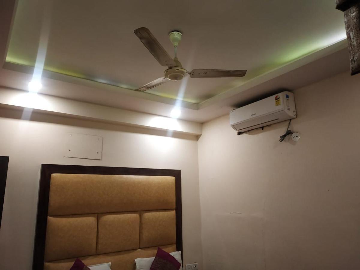 Adb Rooms Hotel Indo Continental Neu-Delhi Exterior foto