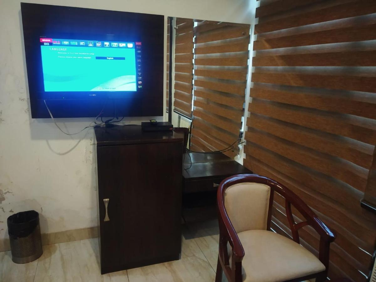 Adb Rooms Hotel Indo Continental Neu-Delhi Exterior foto