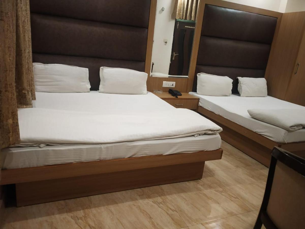 Adb Rooms Hotel Indo Continental Neu-Delhi Exterior foto